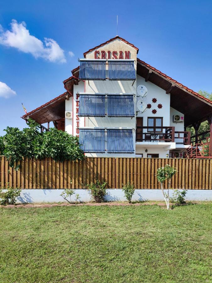Pensiunea Crisan Exterior foto